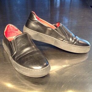 Kat Von D Hex Women's 8 Black Vegan Leather Slip On Loafer  Made in Italy  VGC